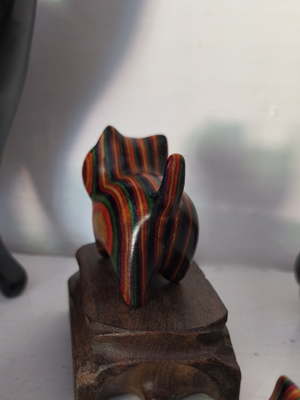 Wooden hand carved cat statue figurine kitty brown Multi color, tail up - Picture 3 of 11